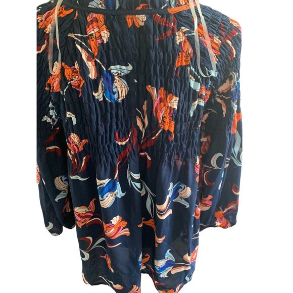 👗 2/$30 Navy Blue Floral Lightweight Long Sleeve Blouse with Ruffled Cuff sz L - Picture 3 of 7